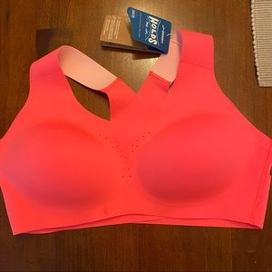 Brooks Holds Me In Dare Crossback Run Bra
